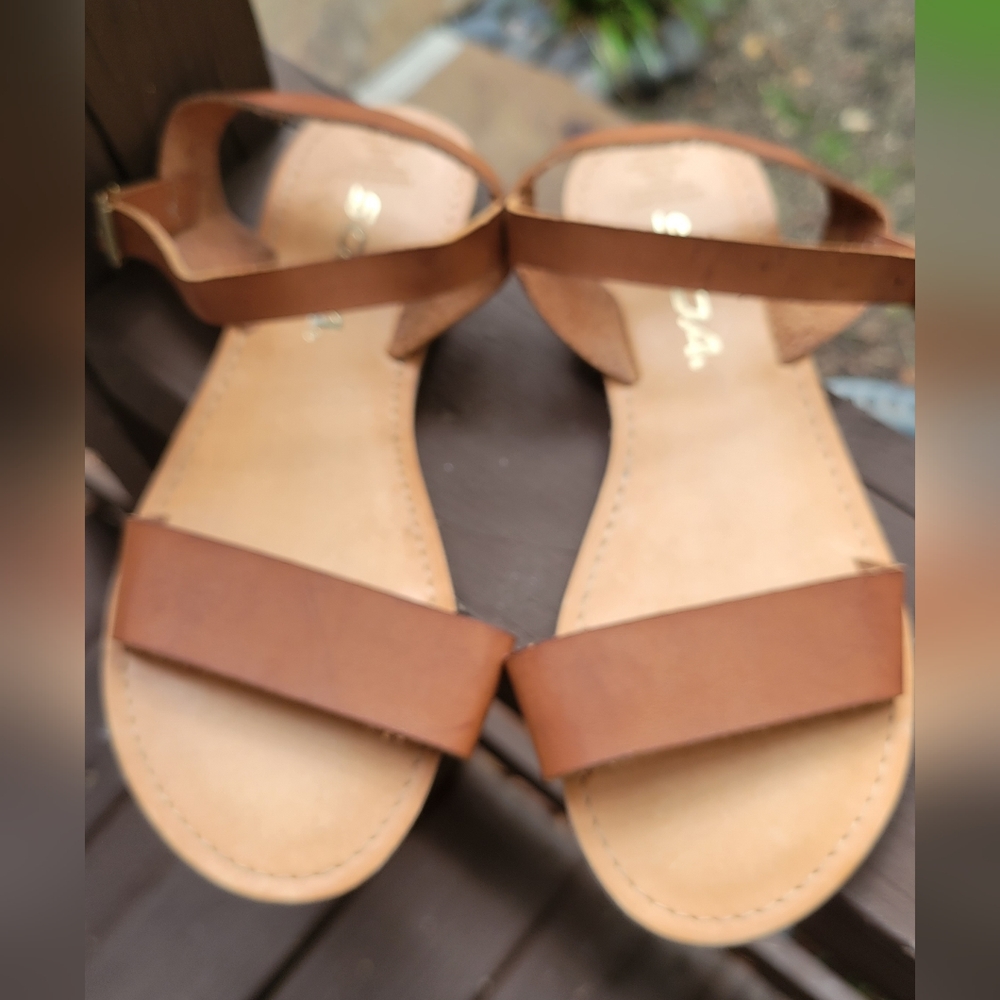 Soda girls sandals